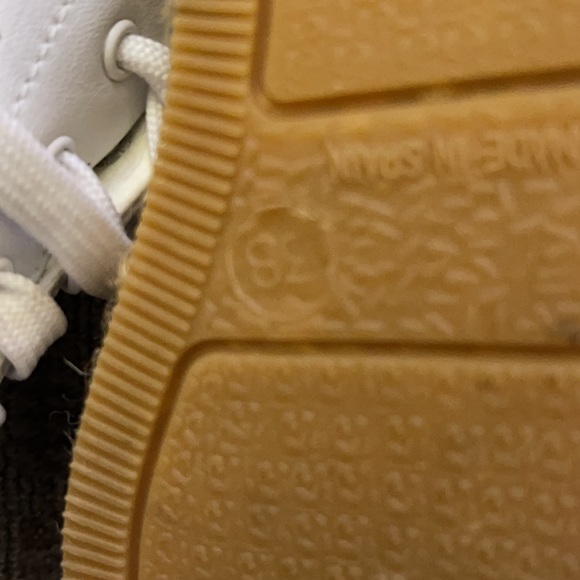 GENTLY WORN PLATFORM SHOE BOX SNEAKER - Picture 5 of 6